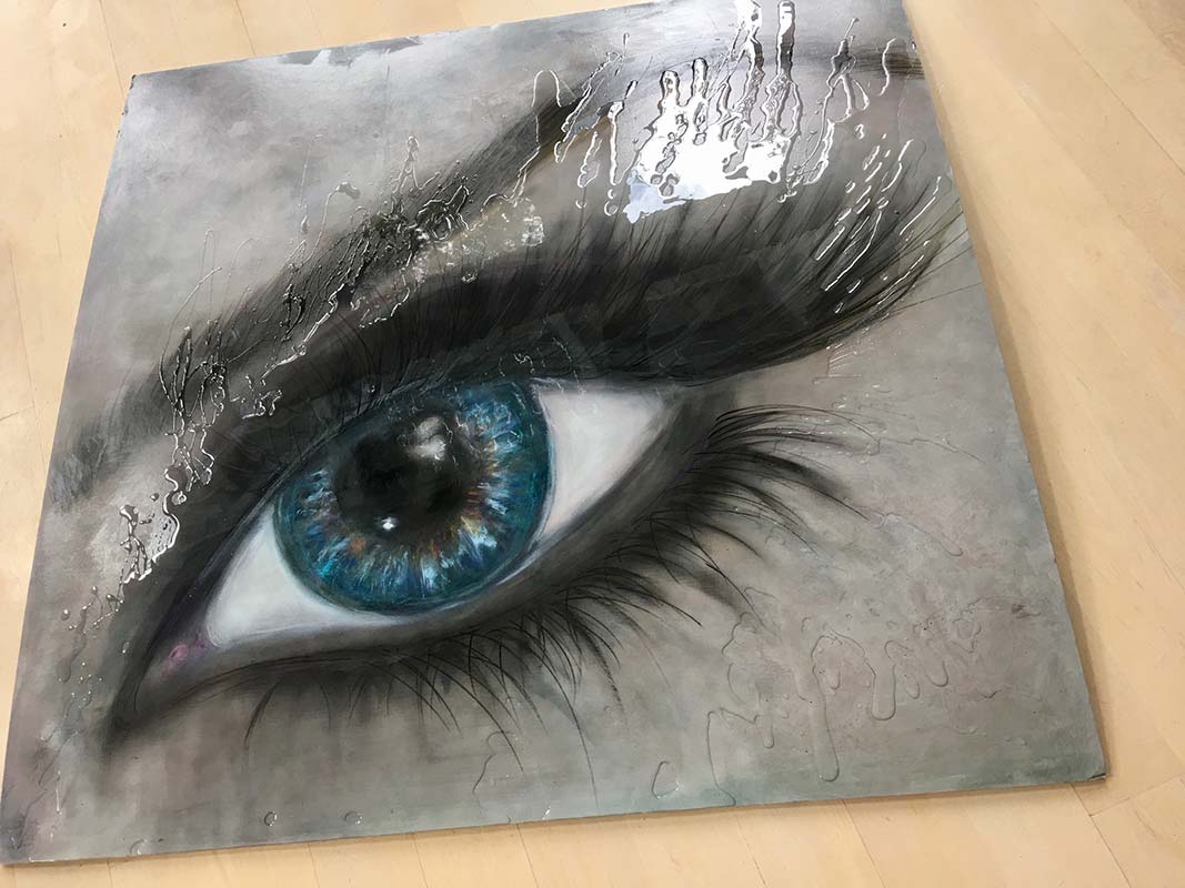 Eye painting with resin